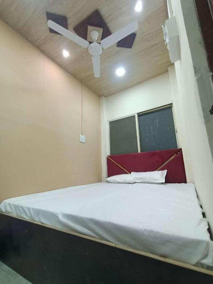 Hotel Rolex Ujjain Bagian luar foto